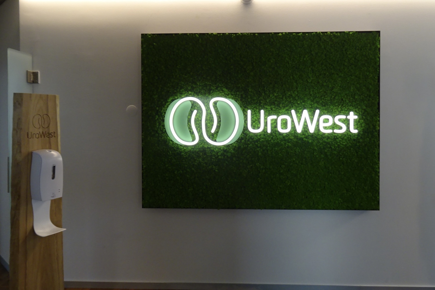 Neon-Schriftzug Urowest (Zürich)