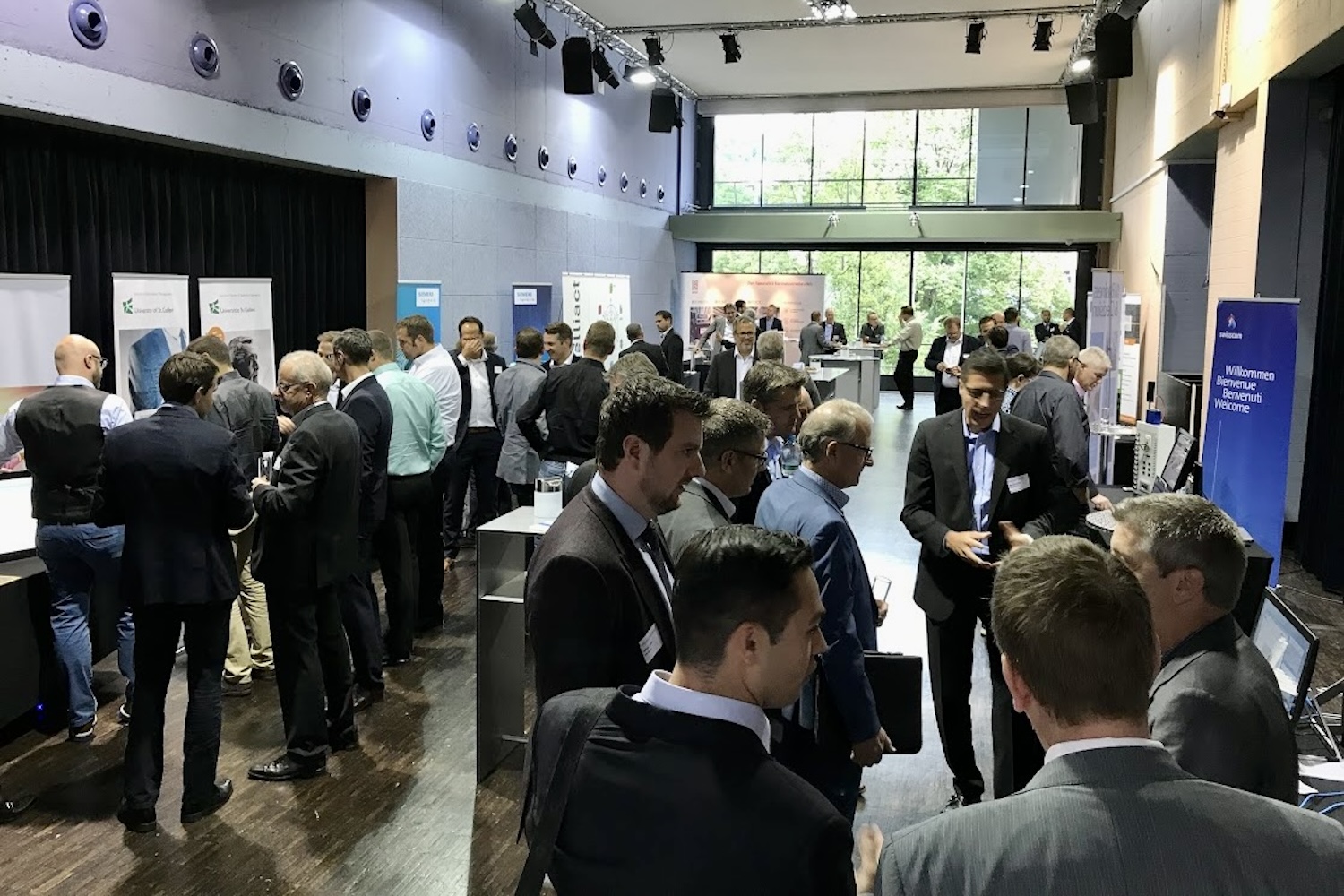 Networking - Projekt wurden von Markus Walder 
vormals bei Bright Entertainment AG, konzipiert und realisiert.